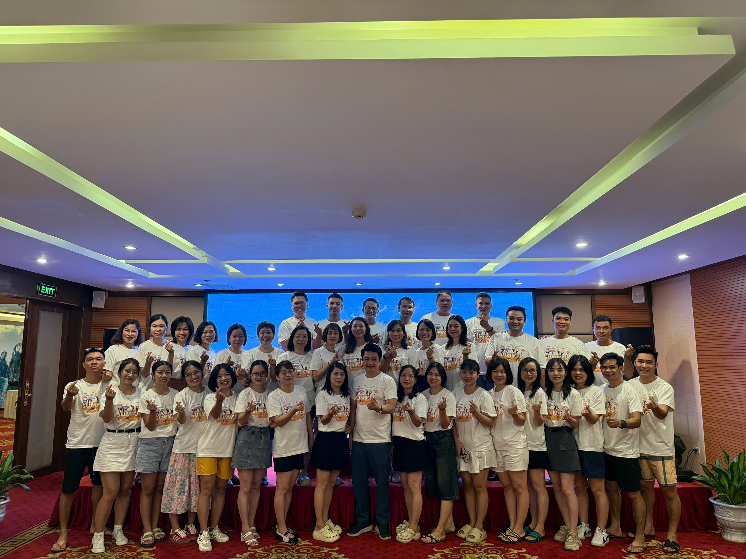 Tập thể cán bộ, nhân viên tham gia nghỉ mát tại Hạ Long 2025